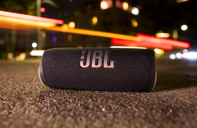 JBL Flip 6 Bluetooth Speaker