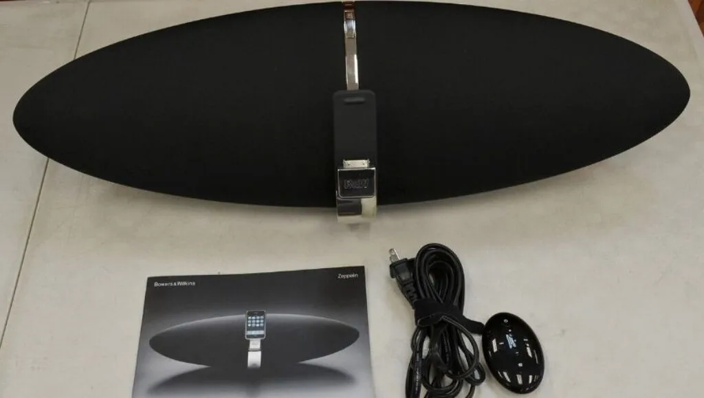 Bowers & Wilkins Zeppelin Wireless Speaker Unboxing